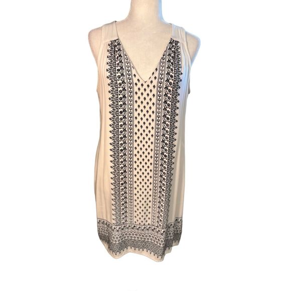 Old Navy Dresses & Skirts - Old Navy cream sleeveless slip dress with black geometric striping - M